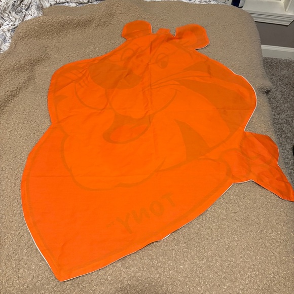 Tony the Tiger Vintage Fabric Panel Tapestry Pillow DIY Project - Picture 6 of 7